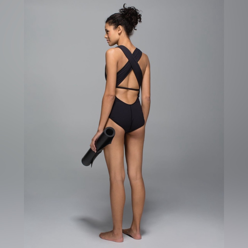 Rare Lululemon City one piece swimsuit v neck ruched crisscross back black